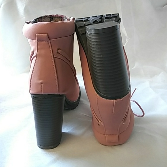 Women's Pink Contrast-Collar Elvy Bootie - Picture 7 of 8